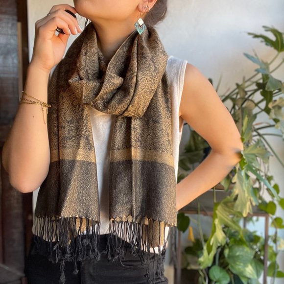 🏷 Sold | Light Brown+Black Woven Scarf - Picture 2 of 7